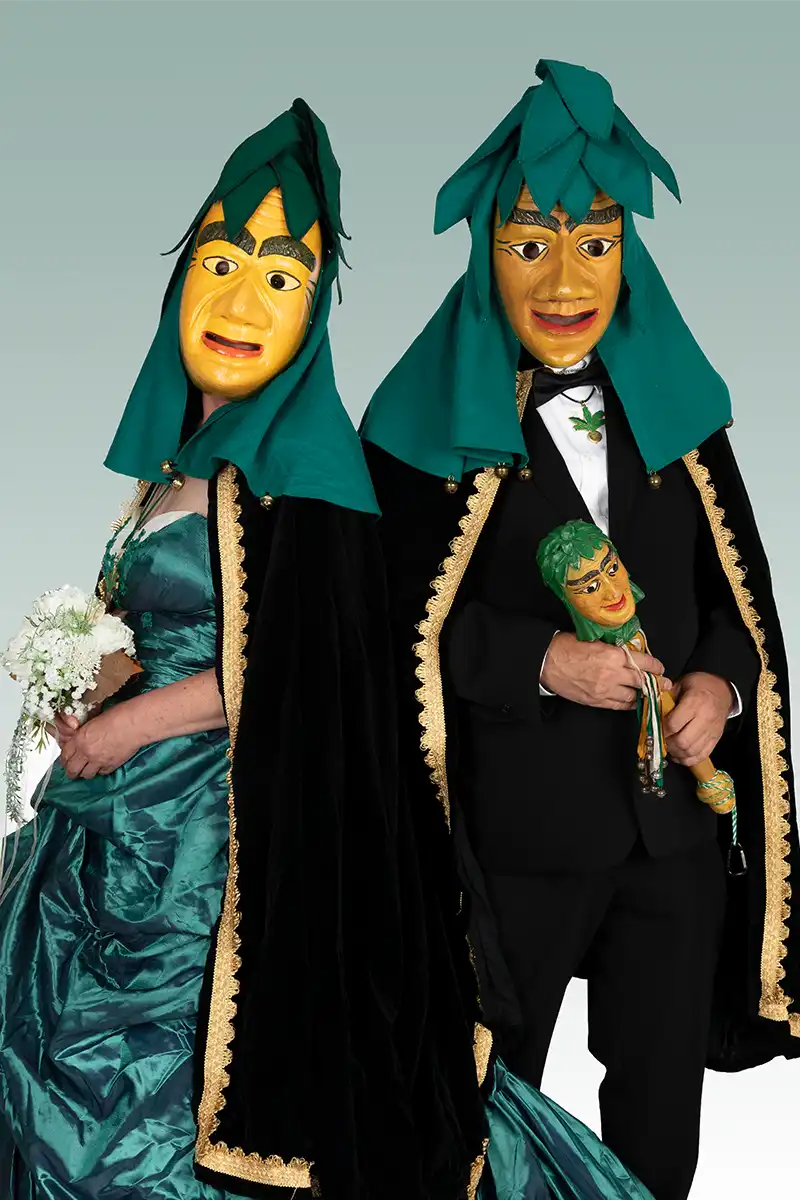 Kalroben in traditioneller Maskerade