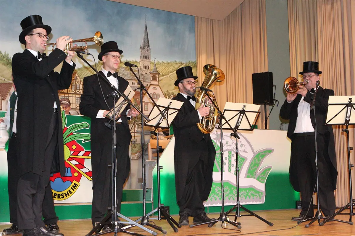 Musikalischer Auftritt der Kalroben